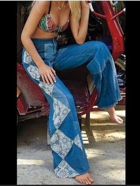 Free People We The Free Patchwork Crochet Denim Blue Jeans Size 28 X 31 Inseam